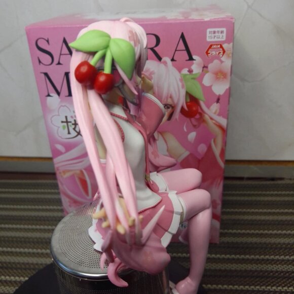 Sakura Miku Noodle Stopper Figure by Furyu - Japan Import - Anime Collectible - Picture 3 of 10